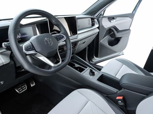 New 2026 Volkswagen Tiguan SE R-Line image 58