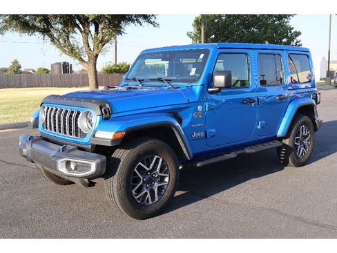 Used 2024 Jeep Wrangler Unlimited Sahara w/ Technology Group AWD/4WD image 11