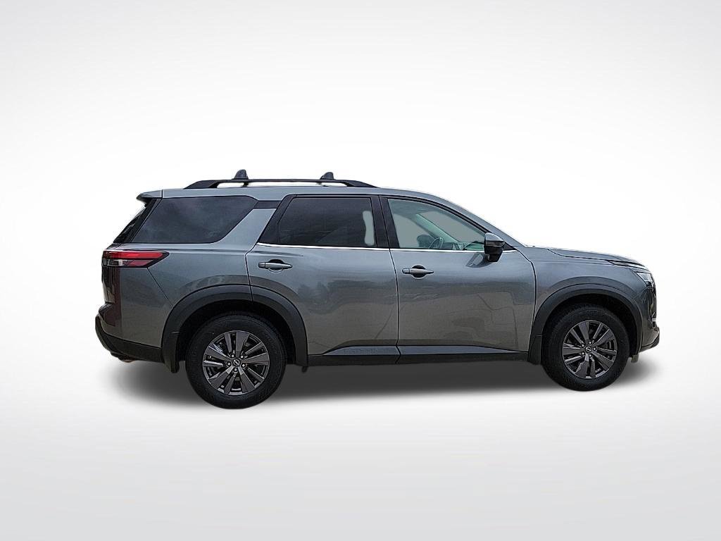 Used 2022 Nissan Pathfinder SV AWD/4WD image 5