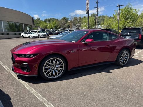 Used 2025 Ford Mustang GT Premium RWD image 33
