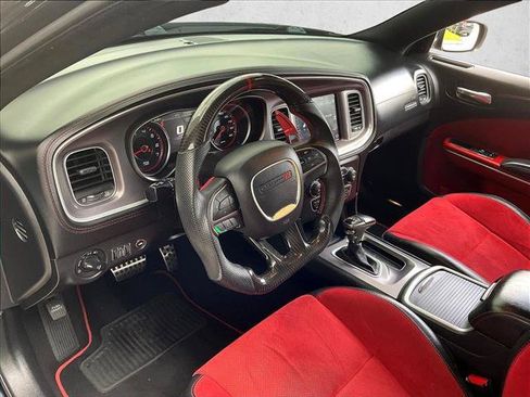 Used 2019 Dodge Charger Scat Pack w/ Dynamics Package RWD image 11