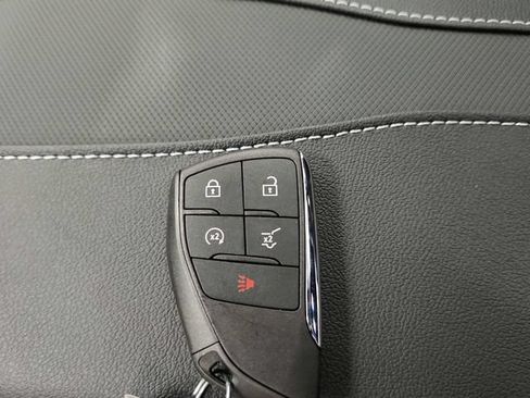 New 2026 Chevrolet Traverse RS w/ LPO, Floor Liner Package FWD image 33