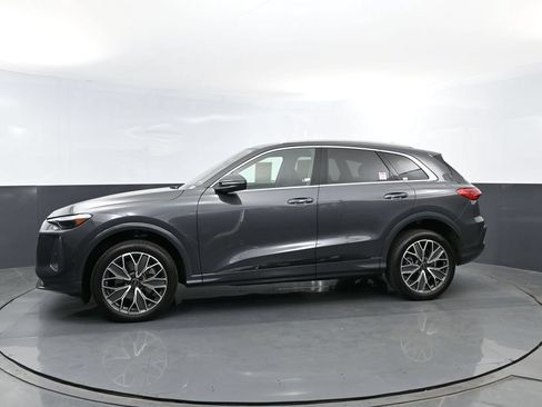 Used 2025 Audi Q5 Premium w/ Premium Plus AWD/4WD image 24