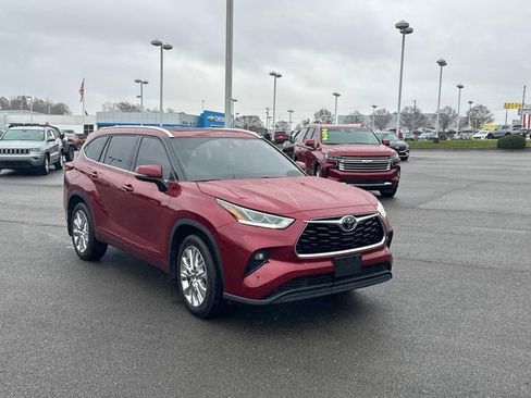 Used 2020 Toyota Highlander Limited image 2