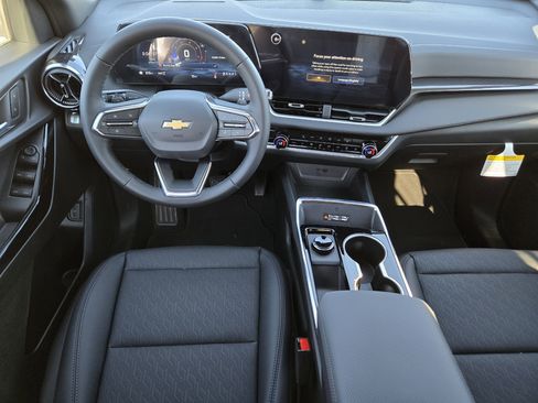 New 2026 Chevrolet Equinox LT w/ Convenience Package II image 17