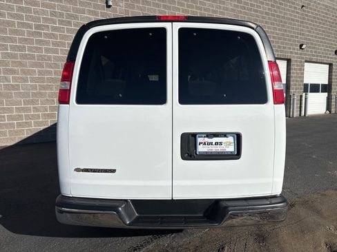 Used 2017 Chevrolet Express 3500 LT w/ LT Preferred Equipment Group image 6