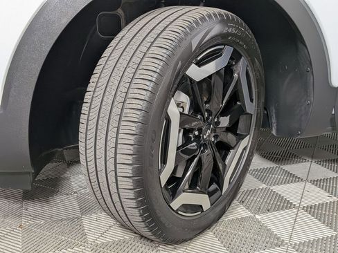 Used 2024 Kia Telluride EX w/ EX Captain's Chair Package FWD image 10