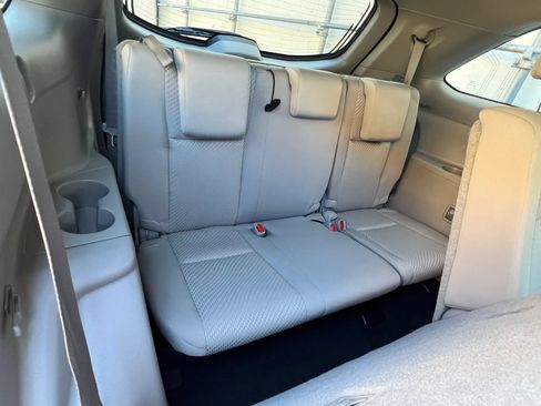 Used 2019 Toyota Highlander LE AWD/4WD image 30