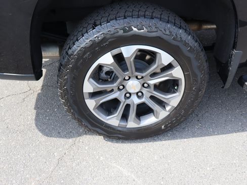 Used 2023 Chevrolet Silverado 1500 High Country w/ Technology Package AWD/4WD image 40