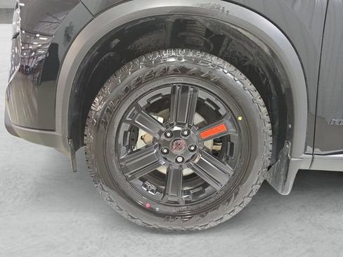 Used 2025 Nissan Rogue SV AWD/4WD image 23