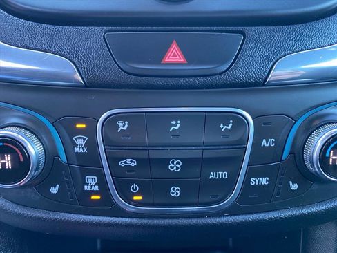 Used 2020 Chevrolet Equinox LT w/ Midnight Edition image 15