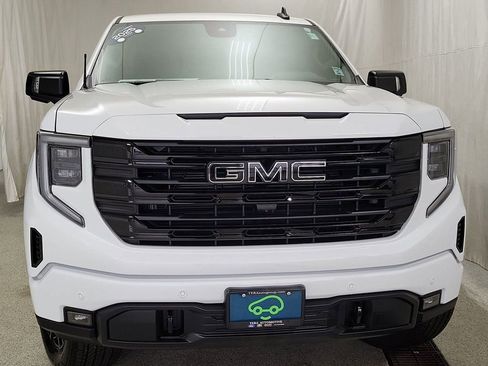 Used 2025 GMC Sierra 1500 Elevation w/ Elevation Premium Package image 4