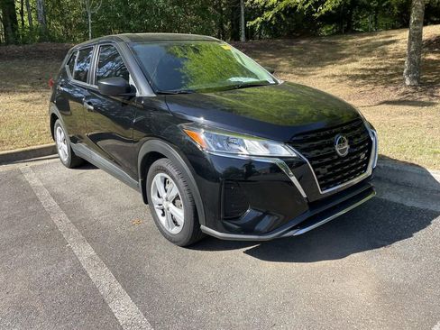 Used 2021 Nissan Kicks S image 7