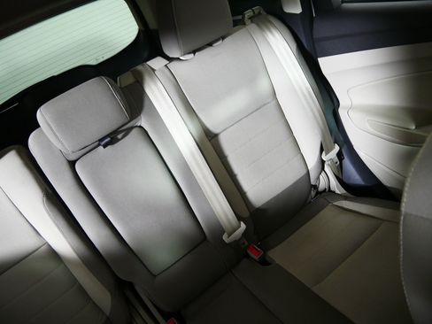 Used 2015 Ford Escape SE FWD image 14