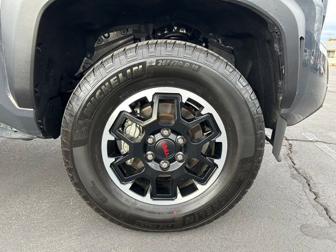 Used 2024 Toyota Tacoma TRD Off-Road image 30