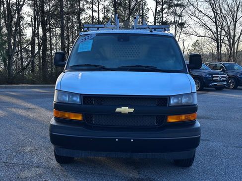 Used 2025 Chevrolet Express 2500 Extended w/ Communications Package image 3