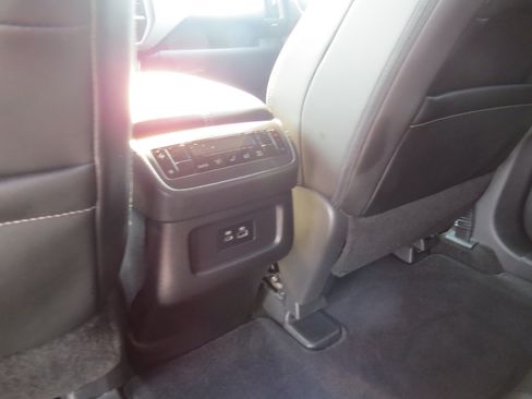 Used 2023 Nissan Pathfinder SL AWD/4WD image 18