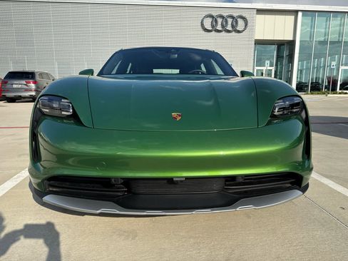 Used 2022 Porsche Taycan 4 Cross Turismo image 4