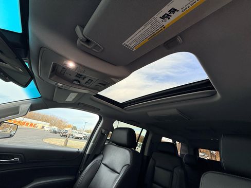 Used 2015 Chevrolet Suburban LTZ image 22