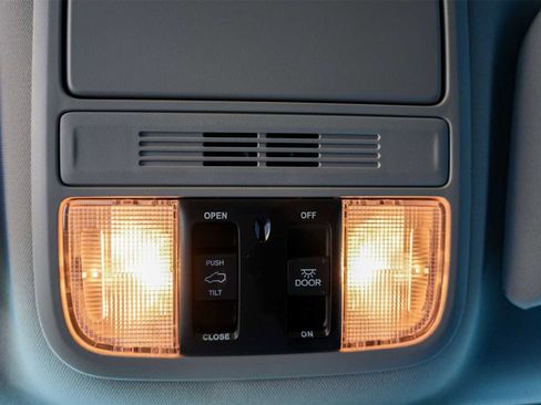 Certified 2026 Honda Odyssey Touring image 27