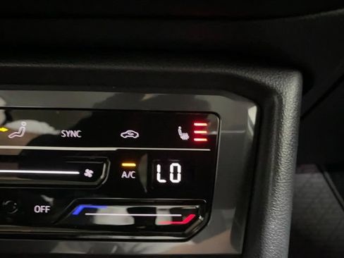 Used 2023 Volkswagen Tiguan SE w/ Panoramic Sunroof Package FWD image 59