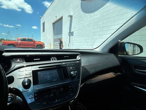 Used 2015 Toyota Avalon XLE FWD image 14