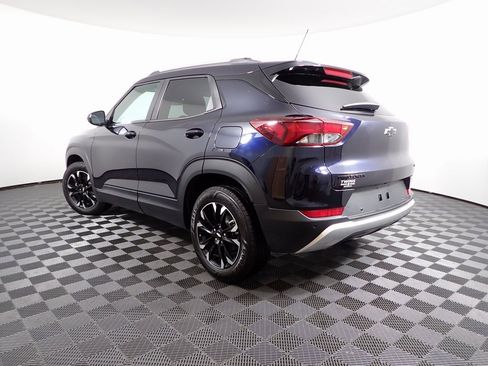 Used 2021 Chevrolet TrailBlazer LT w/ Sun and Liftgate Package image 11