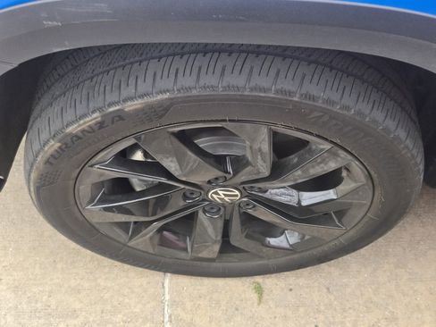 Used 2024 Volkswagen Taos SE image 10