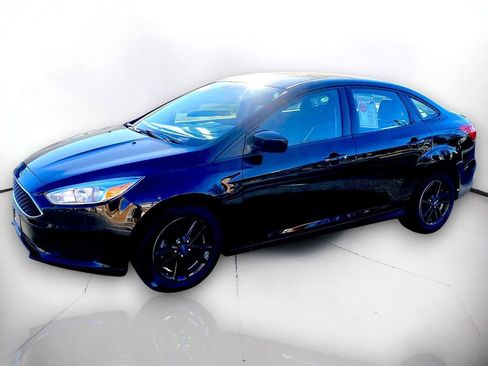 Used 2018 Ford Focus SE image 2