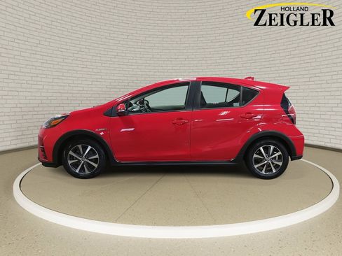 Used 2018 Toyota Prius C Four image 8