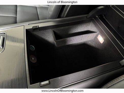 New 2026 Lincoln Aviator AWD image 32