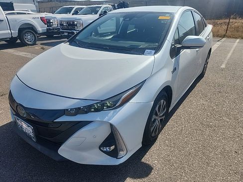Used 2021 Toyota Prius Prime Limited w/ Carpet Mat Package (TMS) FWD image 3
