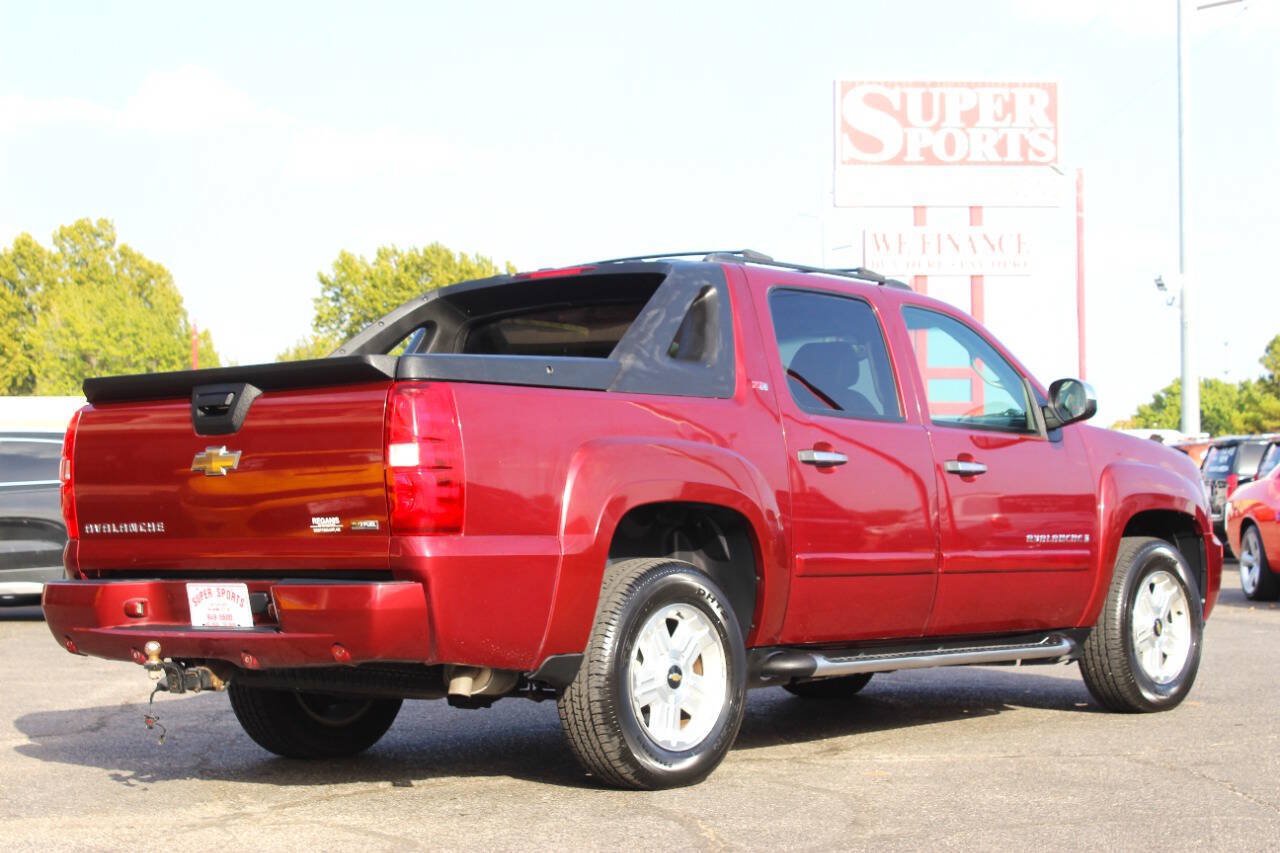 Used 2008 Chevrolet Avalanche LT w/ LT Preferred Equipment Group AWD/4WD image 4