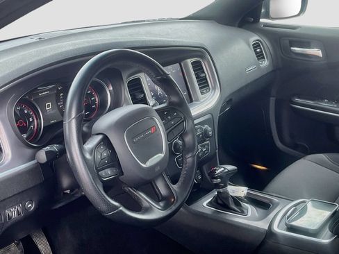 Used 2022 Dodge Charger SXT AWD/4WD image 9