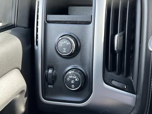 Used 2017 GMC Sierra 1500 SLE w/ SLE Value Package AWD/4WD image 23