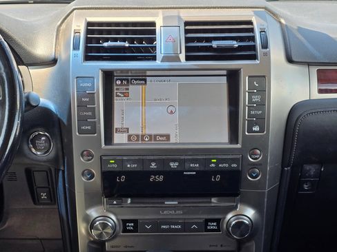 Used 2016 Lexus GX 460 w/ Premium Package AWD/4WD image 18
