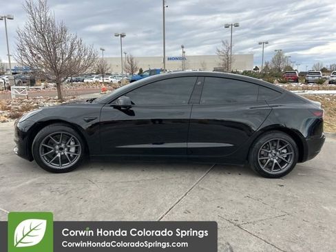Used 2023 Tesla Model 3 Standard Range image 4