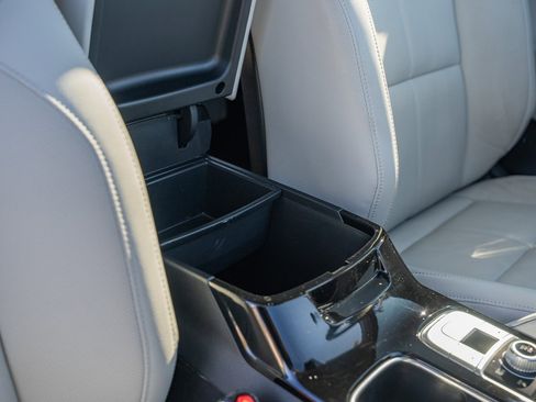 Used 2023 Kia Telluride EX w/ EX Captain's Chair Package image 11