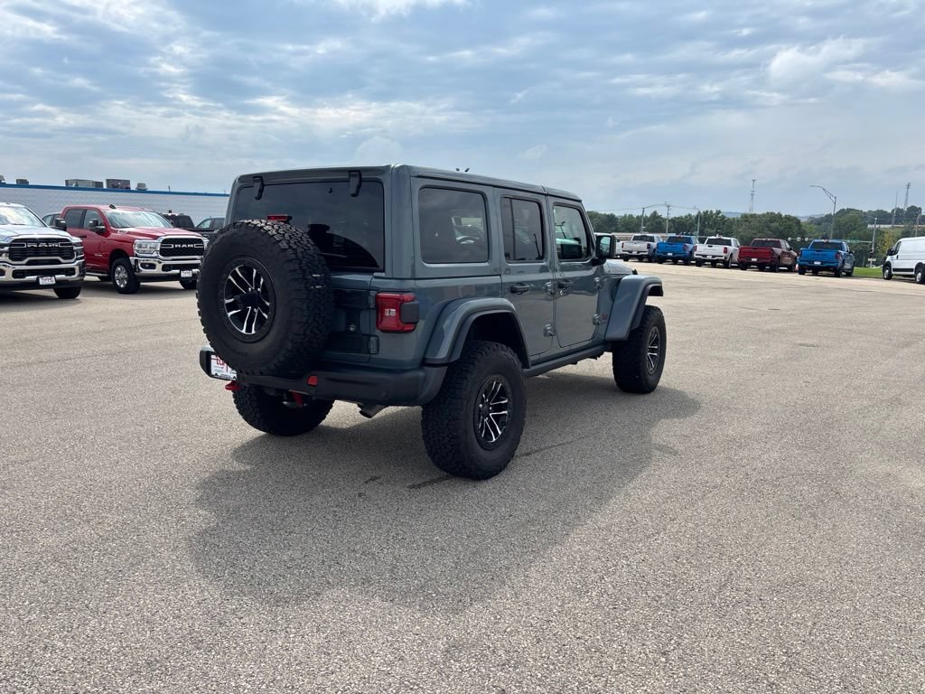 Used 2025 Jeep Wrangler Unlimited Rubicon AWD/4WD image 5