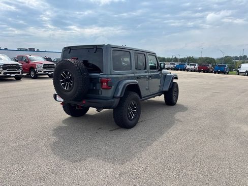 Used 2025 Jeep Wrangler Unlimited Rubicon AWD/4WD image 5