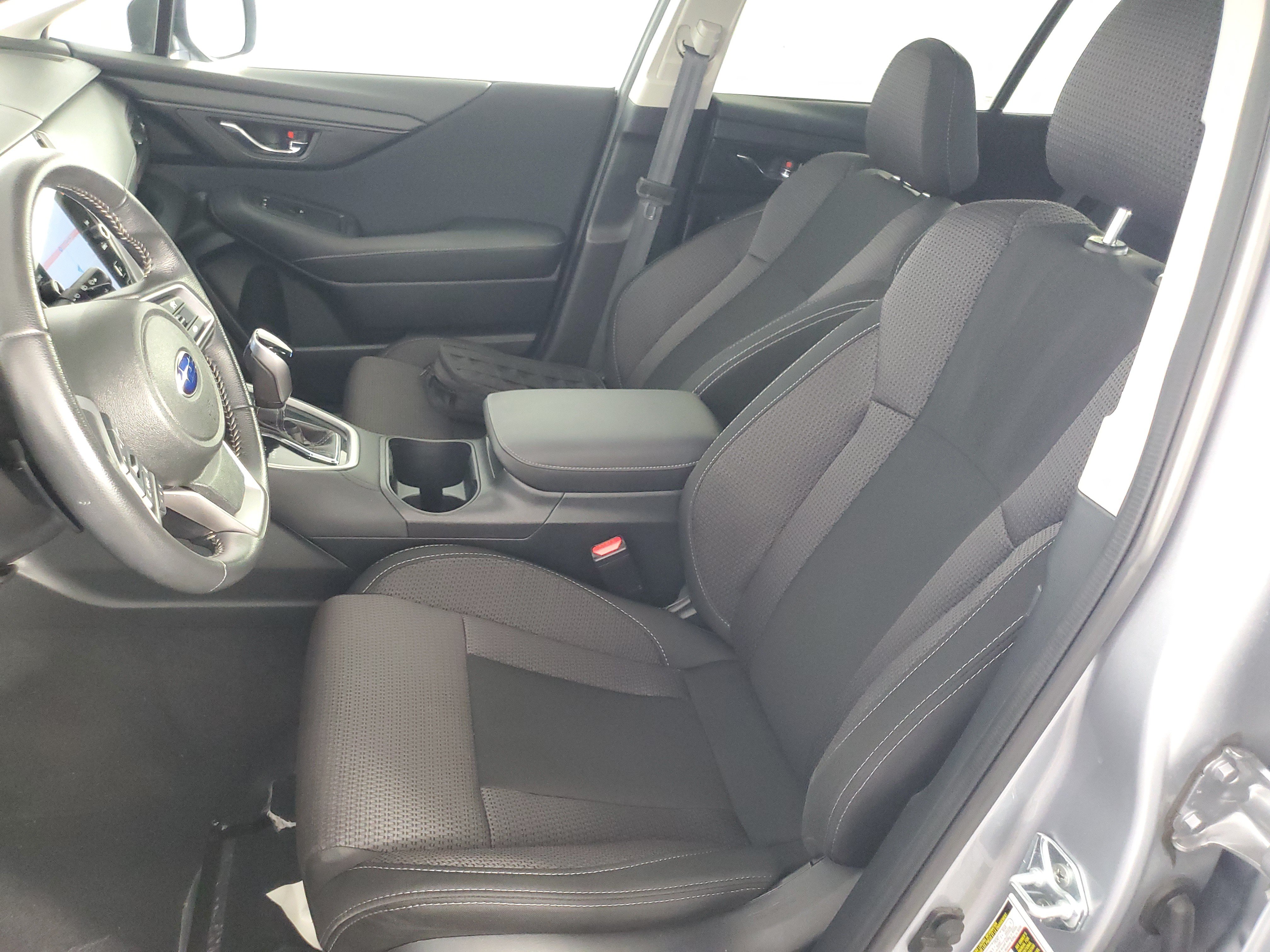 Used 2025 Subaru Outback Premium AWD/4WD image 12