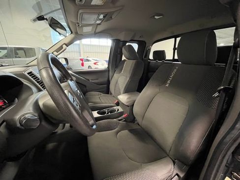 Used 2015 Nissan Frontier Desert Runner image 19