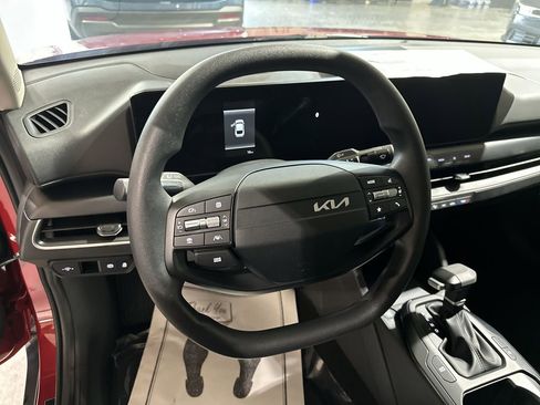 New 2025 Kia K4 LXS image 11