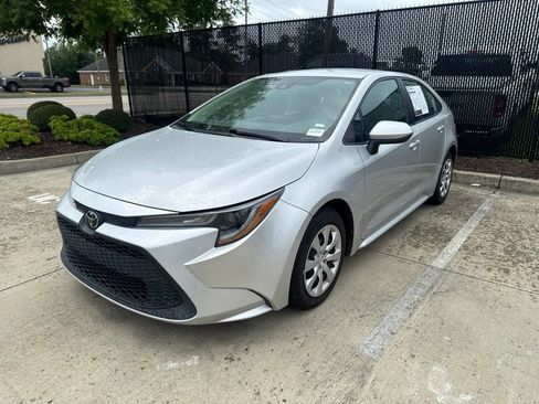Used 2021 Toyota Corolla LE FWD image 4