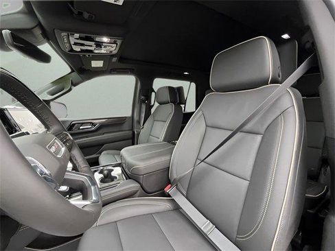 New 2026 GMC Yukon Elevation image 12
