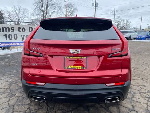 Used 2021 Cadillac XT4 Luxury image 3