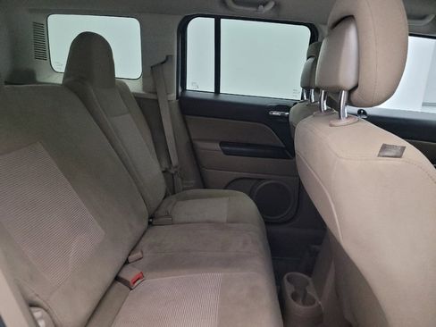Used 2014 Jeep Patriot Latitude AWD/4WD image 19