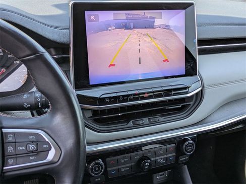 Certified 2022 Jeep Compass Limited image 35