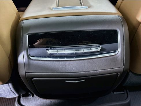 Used 2023 Cadillac Escalade Premium Luxury RWD image 28
