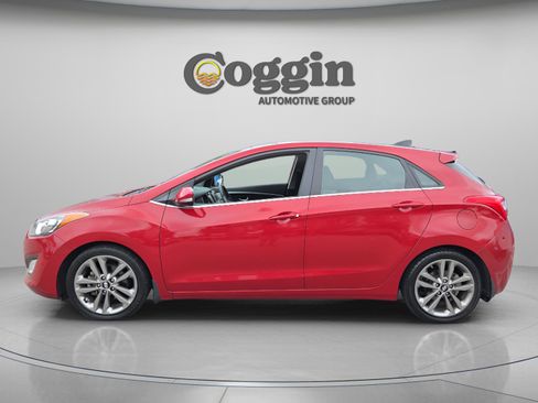 Used 2016 Hyundai Elantra GT w/ Option Group 03 FWD image 2